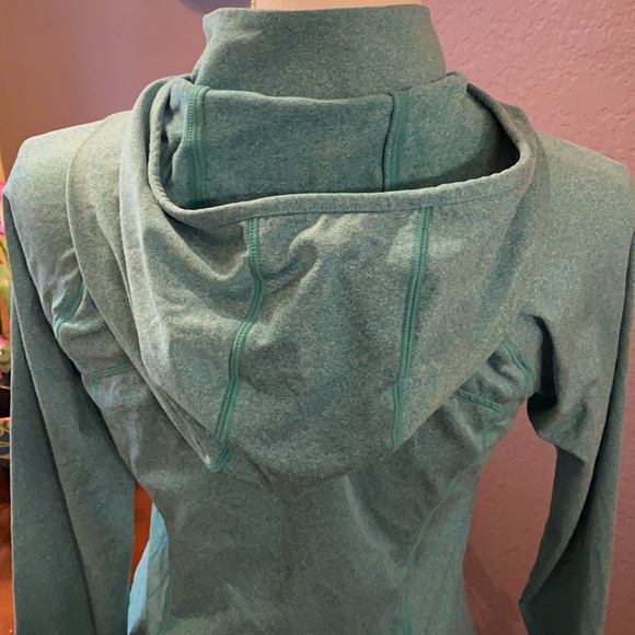 Reebok lightweight aqua zip up hoodie with pocket - Picture 11 of 16